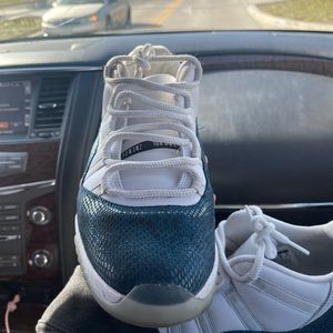 Jordan 11’s Blue and white